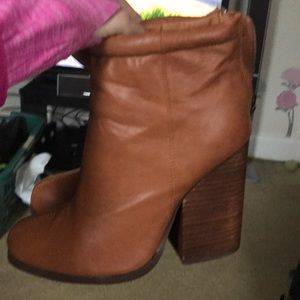 Women’s size 10 high heels